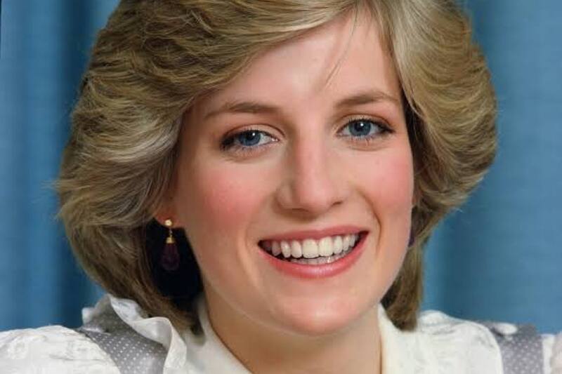 Princesa Diana  A casi tres décadas de su muerte, aplicaciones de inteligencia artificial permiten recrear el aspecto de la princesa de Gales en la actualidad
 - Créditos: Internet