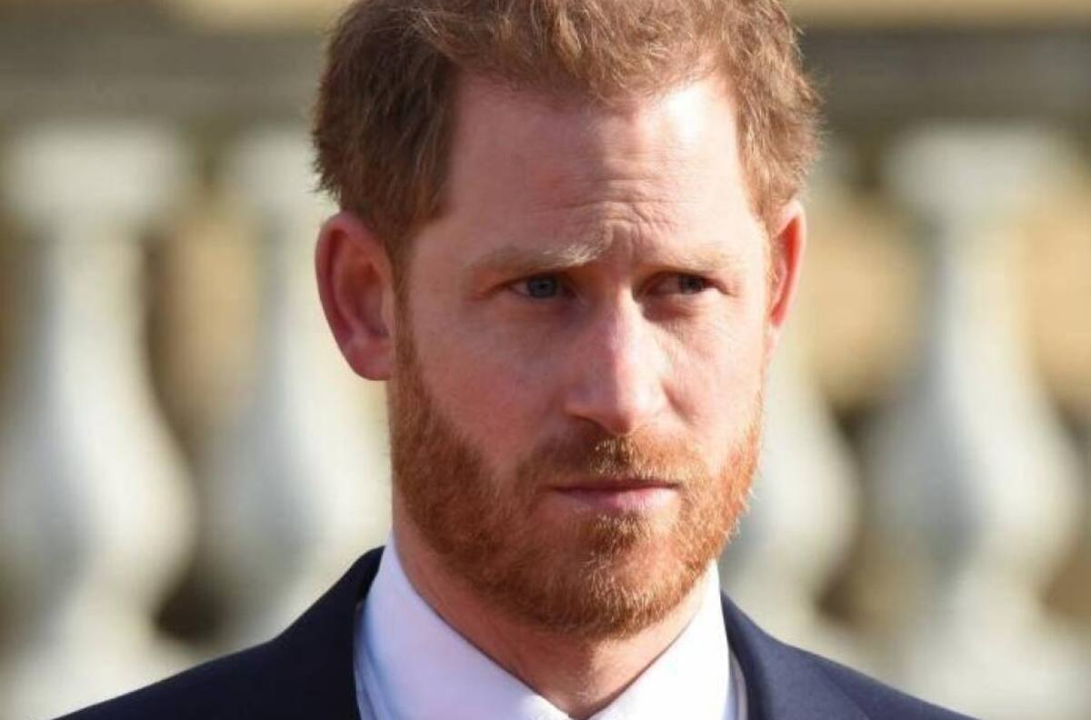 La razón por la que el príncipe Harry no podrá ejercer un cargo temporal en la monarquía británica