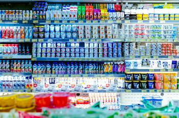 ¿Por qué el gremio de lecheros chilenos acusa de “publicidad engañosa” a productos sin lactosa?