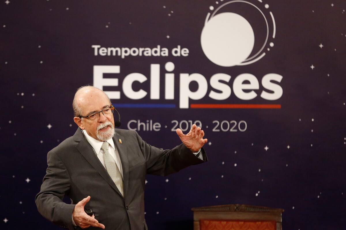 El destacado astrónomo explica qué es una conjunción y dónde podrá ser vista hoy, 14 de febrero, en Chile.