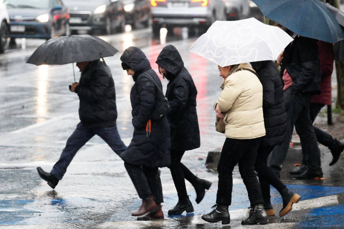 La DMC aseguró que bajarán las temperaturas durante el sábado 4 y domingo 5 de octubre en la RM.
Créditos: Aton.