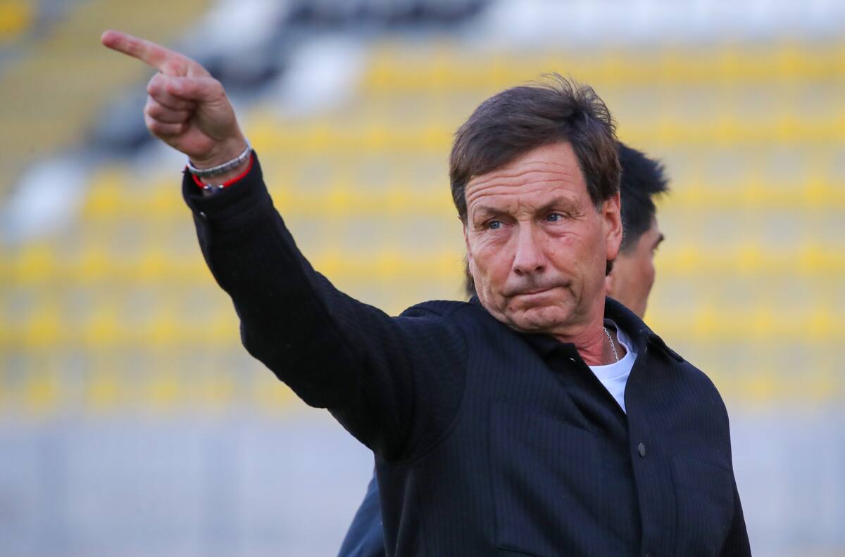 Proponen a Fernando Díaz como nuevo entrenador de la UC: “Tiago Nunes se tiene que ir ahora ya”