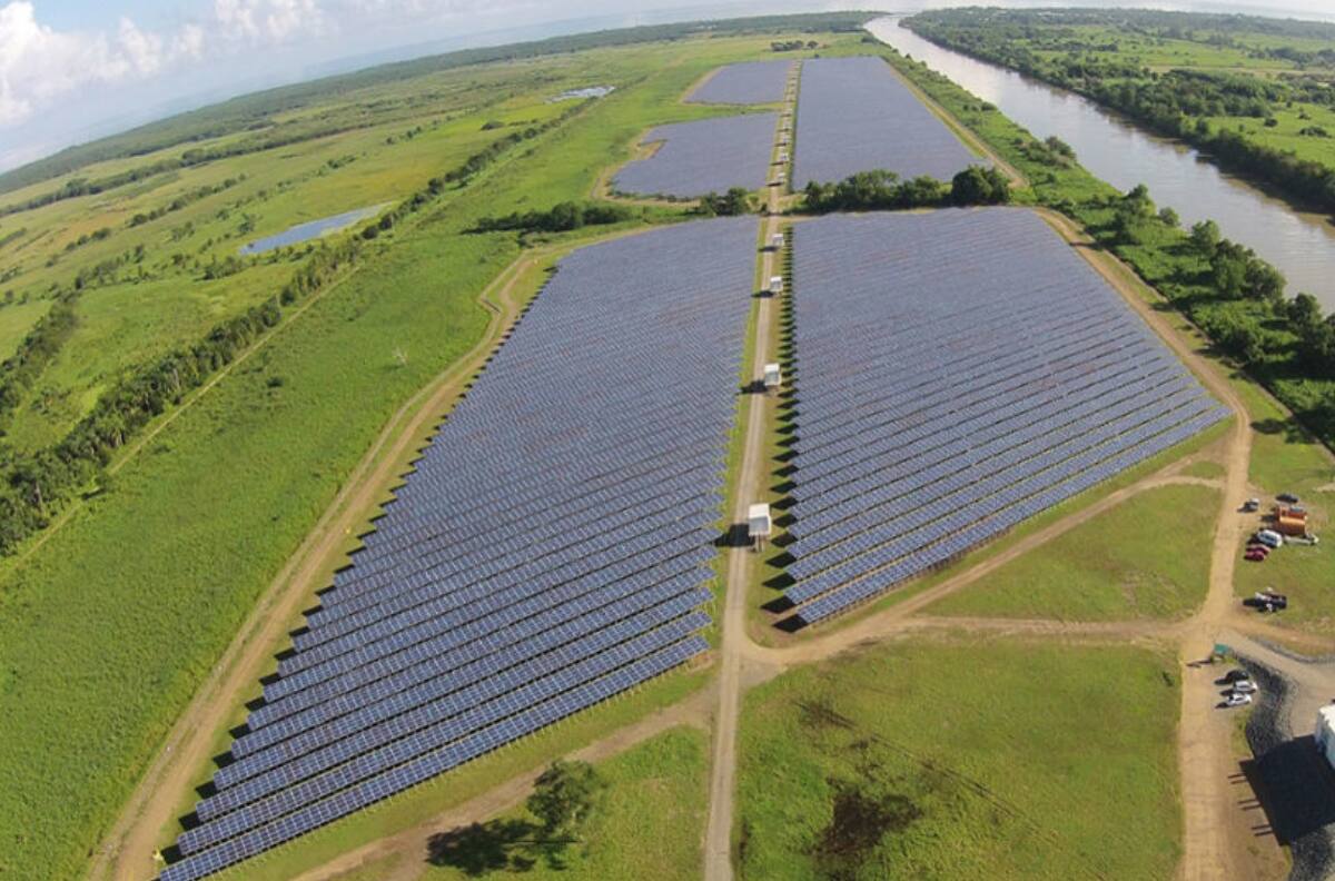 Firma española inicia megaproyecto fotovoltaico en Chile: inversión superará US$ 450 millones y abastecerá a más de 480 mil hogares