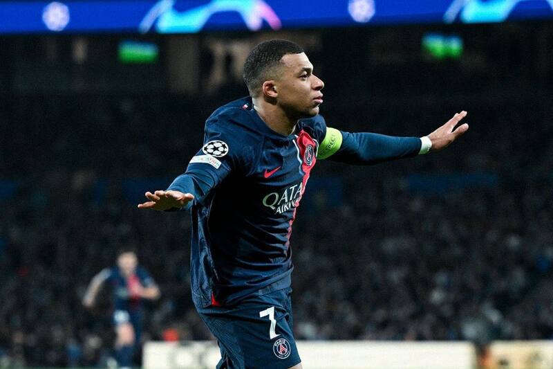 Kylian Mbappé marcó los dos goles de la clasificación a cuartos de la Champions League.