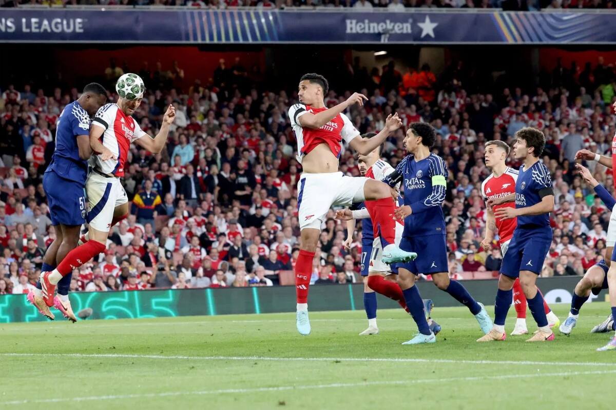 por Champions League.