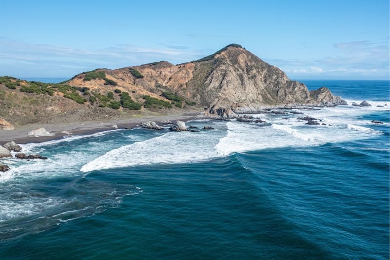 Esta playa es ideal para descansar o visitar en familia. Créditos: Red Turismo Chile.