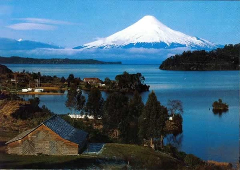 Una de las postales de Puerto Octay