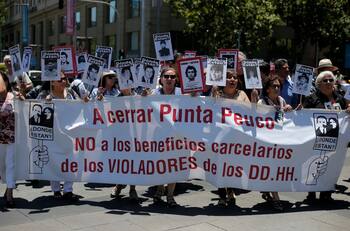 ¿Qué pasará con reos de Punta Peuco? Aprueban que presos mayores de 70 años cumplan sus penas en arresto domiciliario