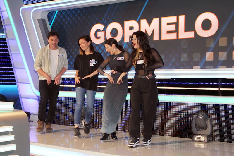 "Qué dice Chile"  y el equipo "Gormelo"