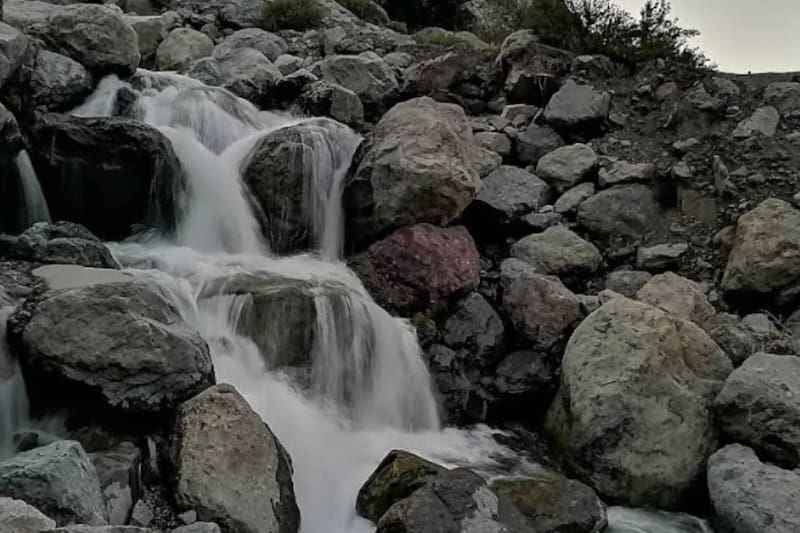 Está ubicado a casi dos horas de Santiago.
Créditos: Google Maps.