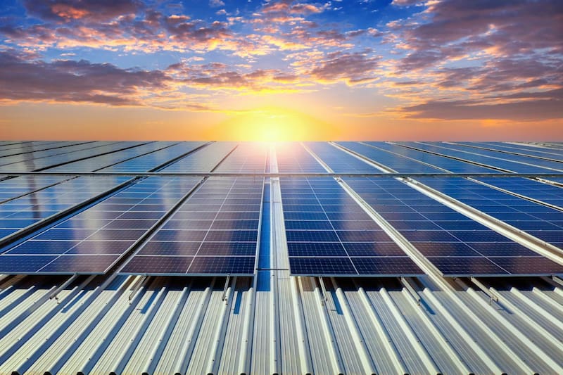 718 serán despedidas.