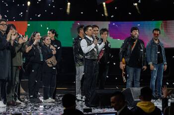 “La van de los primos”: Los detalles inéditos de la participación de Los Bunkers en la rutina de Fabrizio Copano en el Festival de Viña 2023