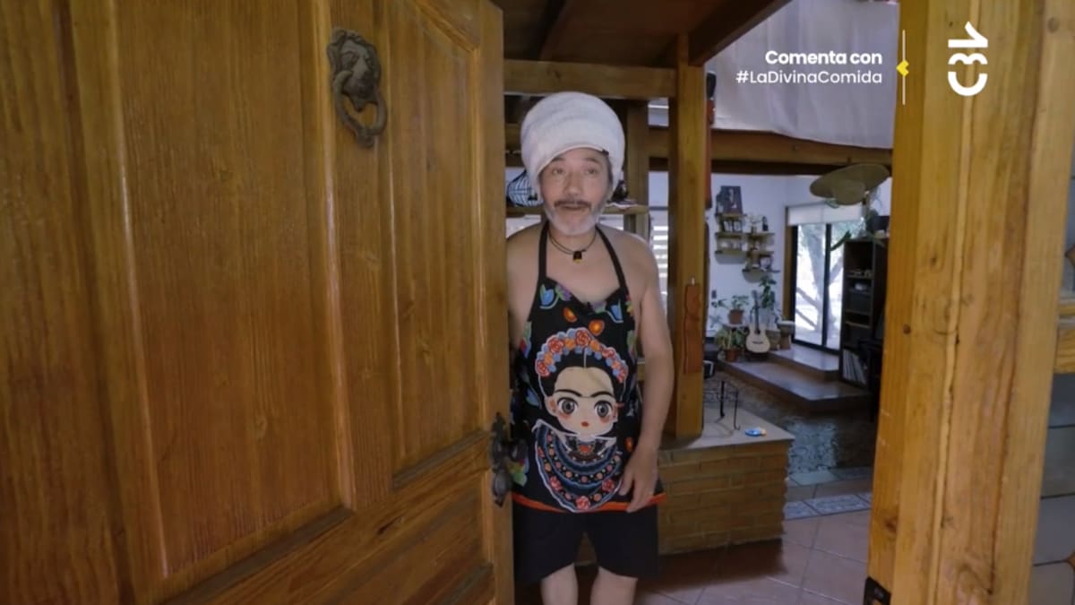 Llena de premios y con un altar rastafari: Así es la casa de Quique Neira