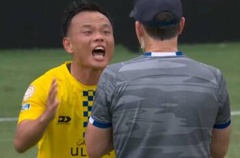 El gran enfado de jugador del Auckland City con su cuerpo médico en el Mundial de Clubes