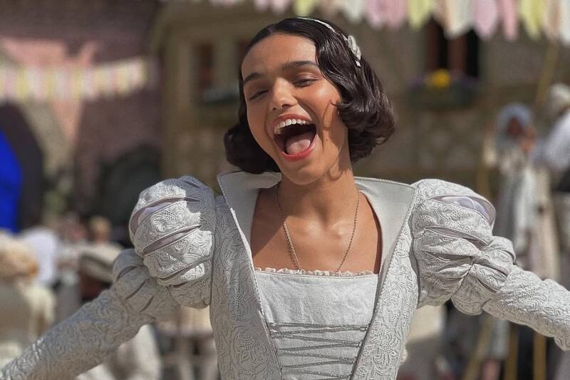 es la protagonista del live action de Blancanieves. Créditos: Instagram @rachelzegler.