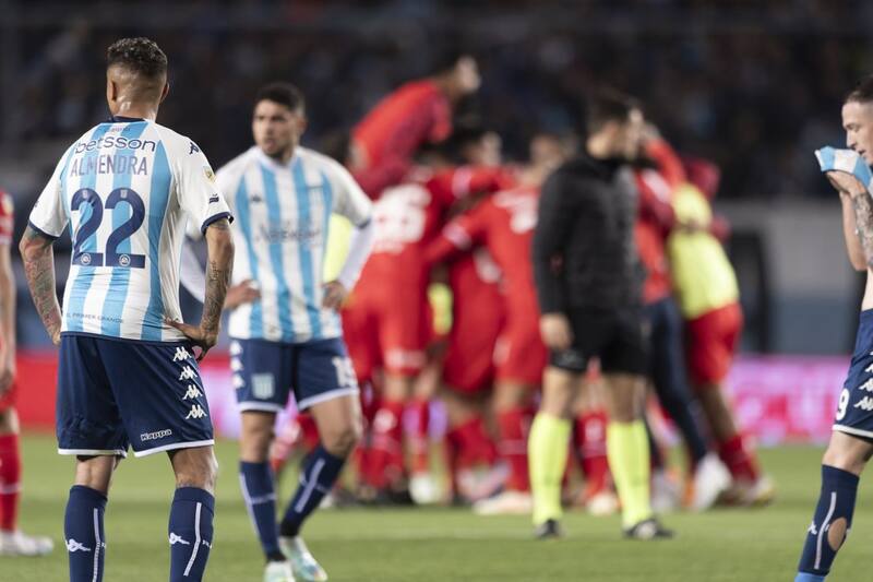 La Academia se quedó sin Fernando Gago tras derrota ante Independiente.