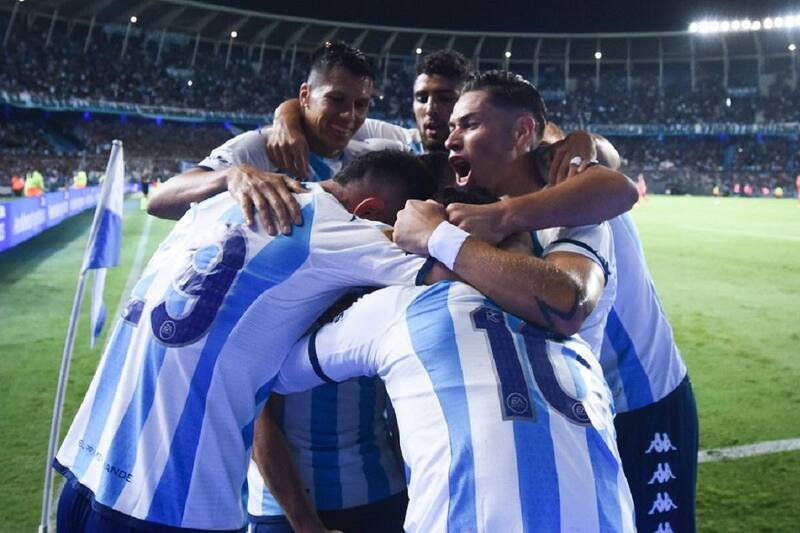 La "Academia" derrotó a Huracán en el Cilindro.
@RacingClub