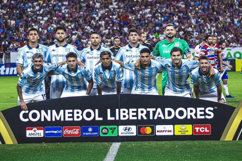 por Copa Libertadores.