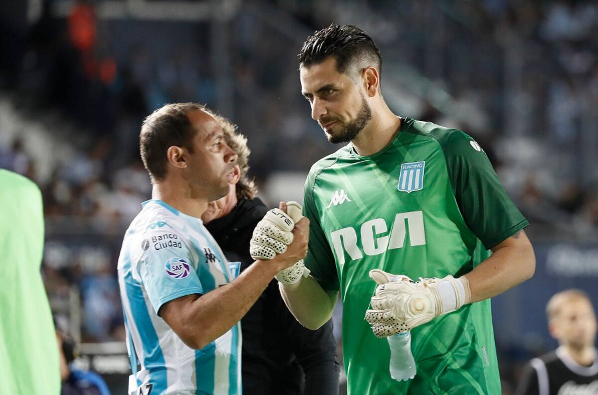 Racing de los chilenos también rebajará sueldos a plantel por el coronavirus