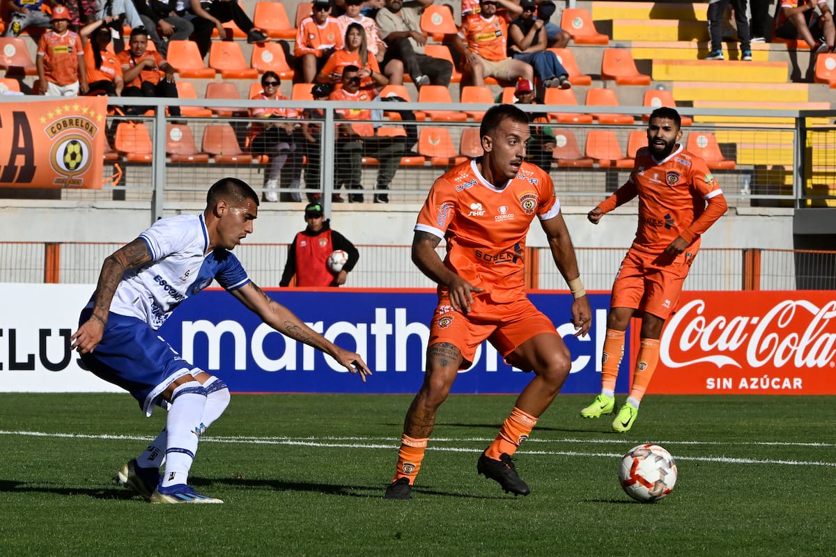 El '10' venezolano dejó de ser jugador de Cobreloa y liberó uno de los sueldos más altos del club. Foto: Agencia Aton.