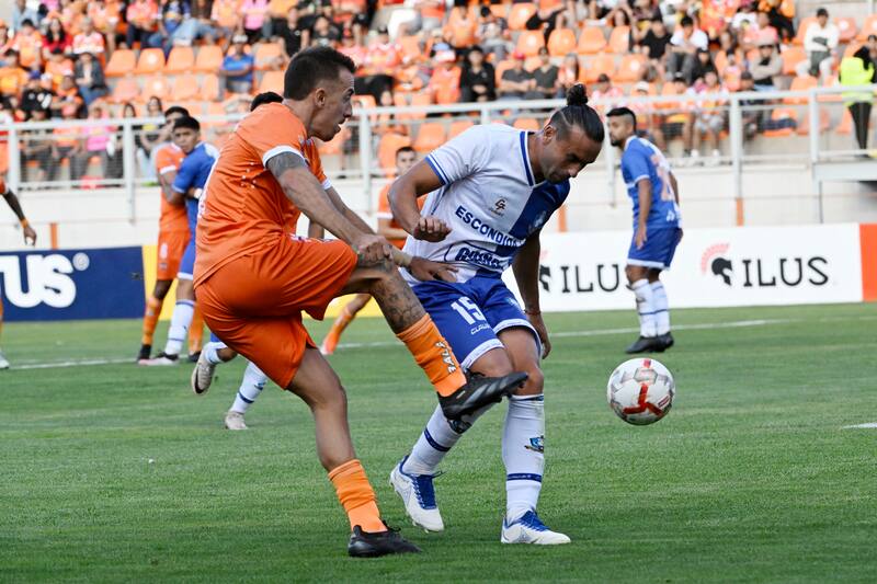 en su corto paso por Cobreloa. Foto: Aton