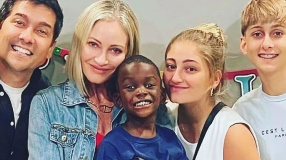 Hijos de Rafael Araneda lo llenaron de orgullo: uno se graduó y el otro metió un golazo