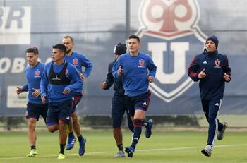 “Pude jugar en el extranjero, pero preferí fichar en la U; al comienzo me amenazaron”