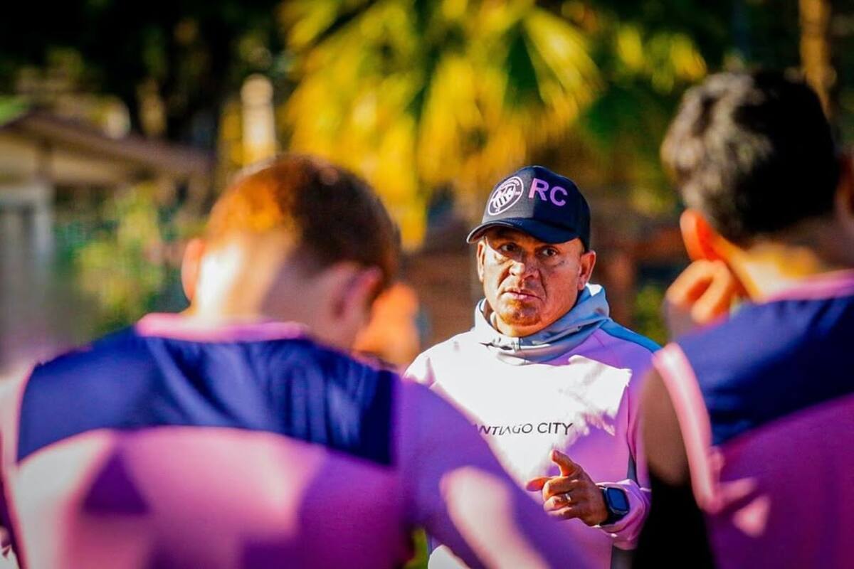 El entrenador y exfutbolista abordó la situación del polémico delantero. Foto: @sancityfc en Instagram.
