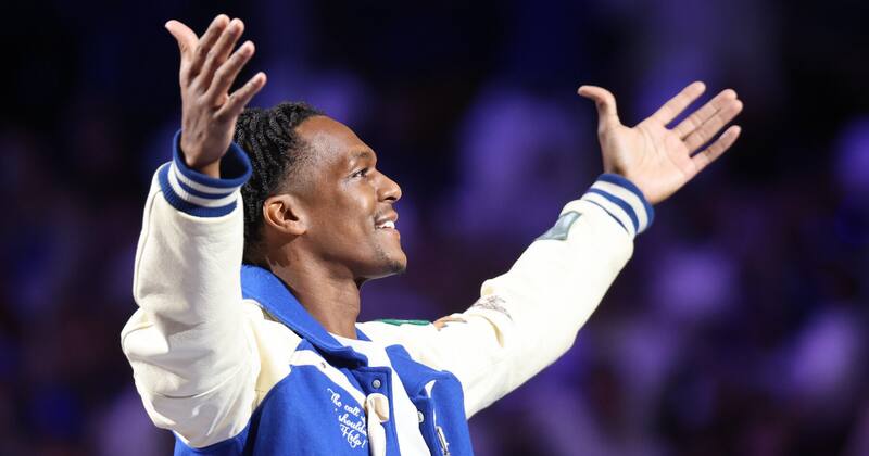 vistió 9 camisetas en la NBA y ganó dos campeonatos.