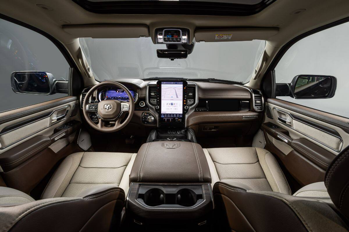 La RAM 1500 2025 ofrece un renovado interior con más tecnología