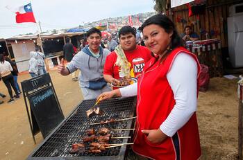 Fiestas Patrias: Gobierno reculó y se permitirán hasta 5 personas por casa en celebraciones