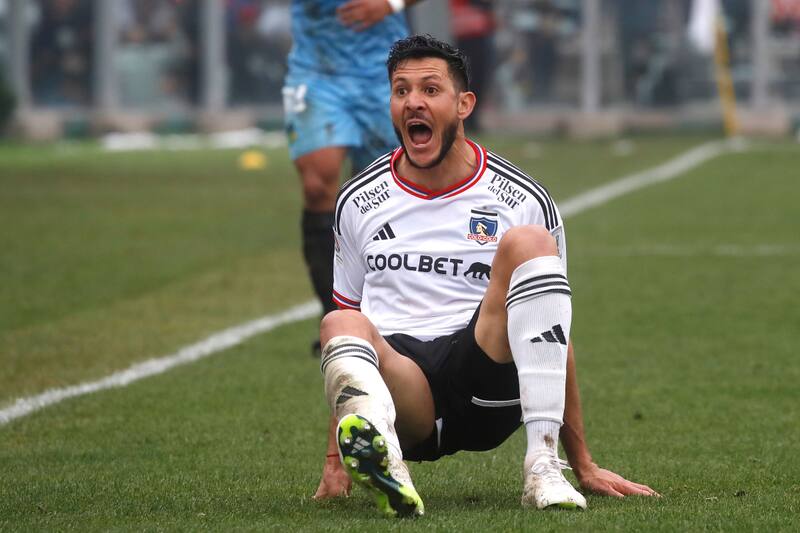 Ramiro González jugando por Colo Colo ante O'Higgins en el Campeonato Nacional (Foto: Aton)