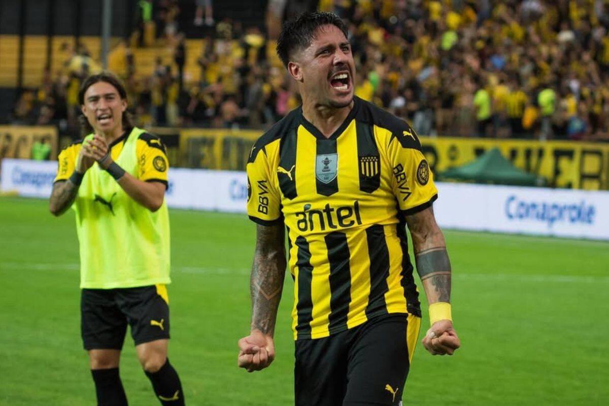 Cachila defendió en dos periodos a Peñarol de Montevideo. Foto: Instagram Ramón Arias.