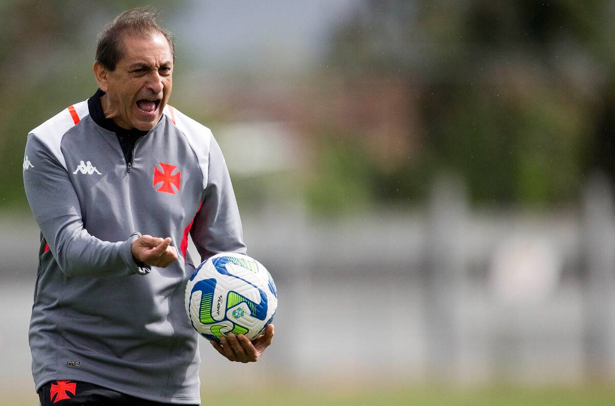 Revelan que el DT de Gary Medel se arrepintió en el camarín de haber renunciado al Vasco da Gama