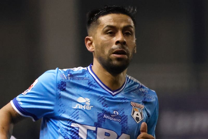 El mediocampista terminó contrato con San Marcos de Arica y busca equipo para 2026. Foto: Agencia ATON.