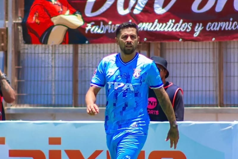 El volante es opción para llegar a Unión Española, tras el frustrado traspaso de Emiliano Vecchio.