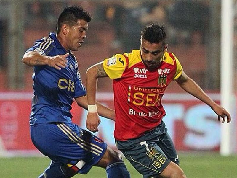 Defendiendo la camiseta de Unión Española.