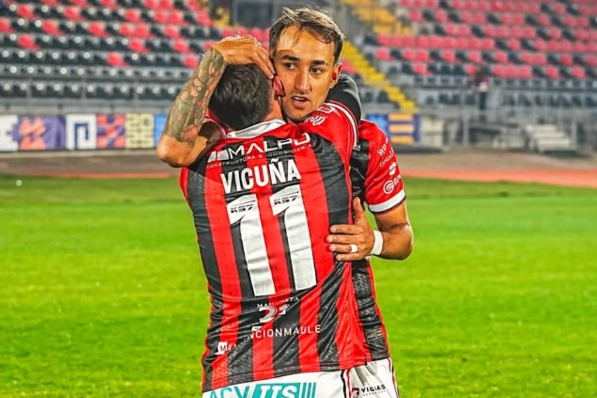 Los talquinos cerca de abrochar a su anhelado nueve internacional. Foto: @rangersdetalca.cl