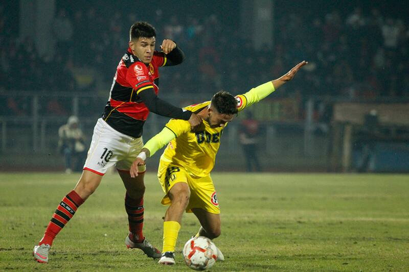 El cuadro rojinegro se quejó del estado del pasto en el partido frente a Universidad de Concepción. Foto: campeonatochileno.