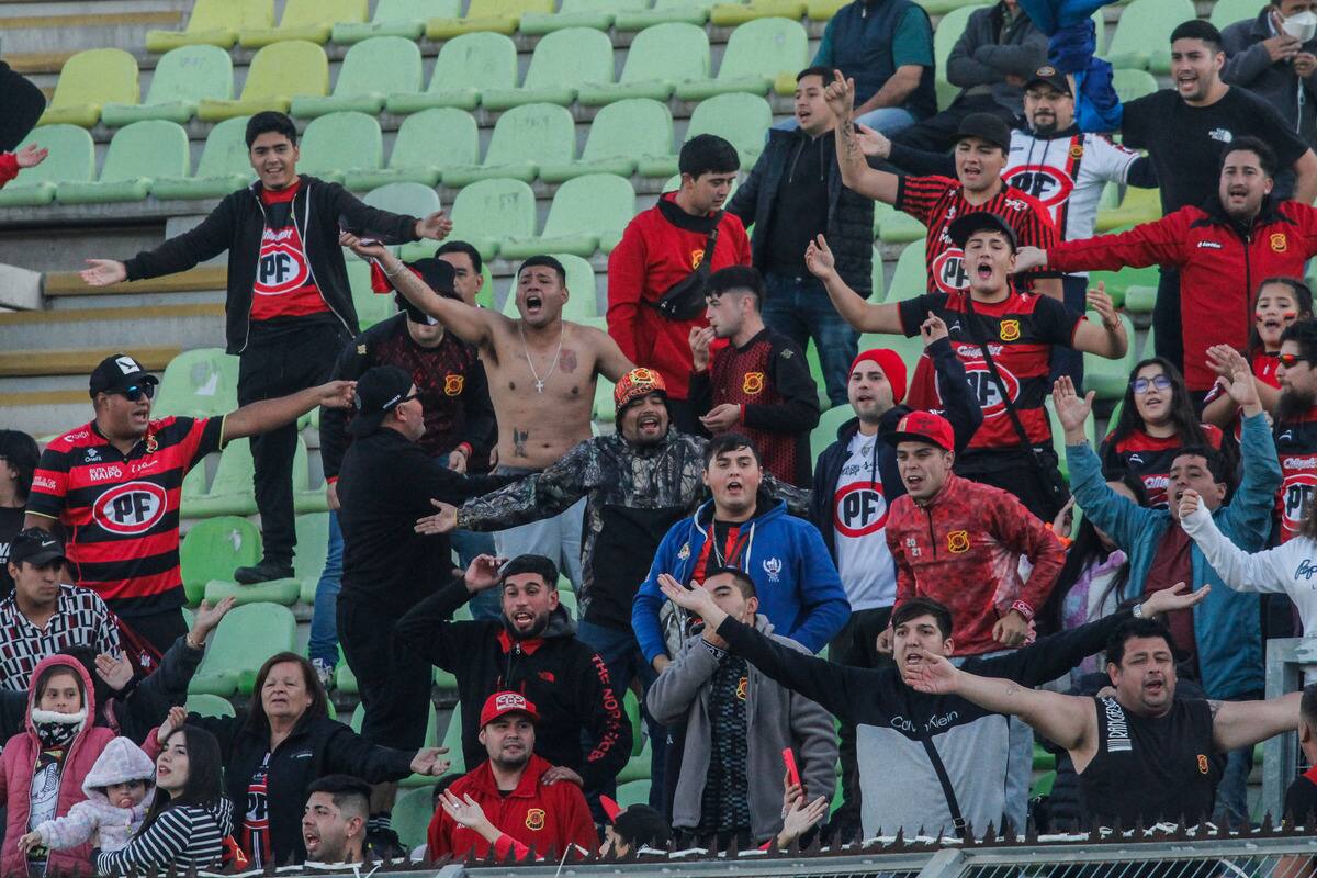 Los hinchas de Rangers tendrán que ir hasta Cauquenes para ver a su equipo. Foto: Agencia Aton.