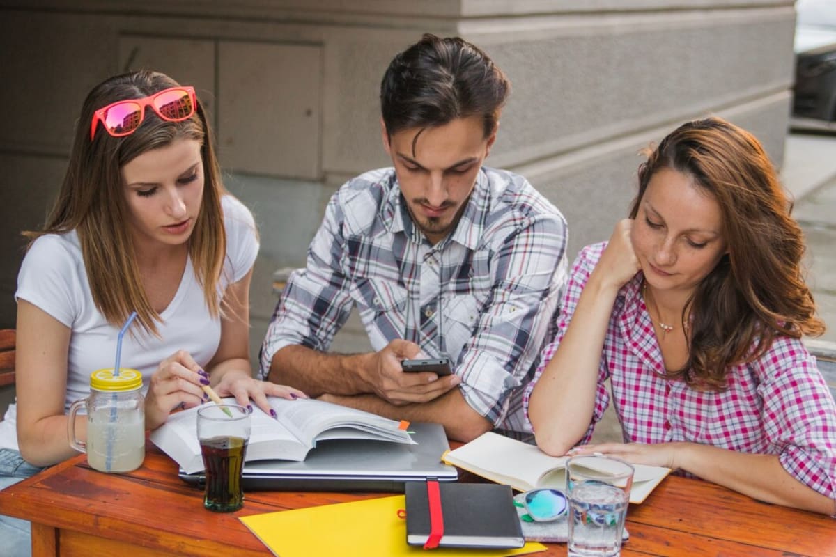 Estas son las entidades bancarias que lideran las preferencias de los jóvenes universitarios.