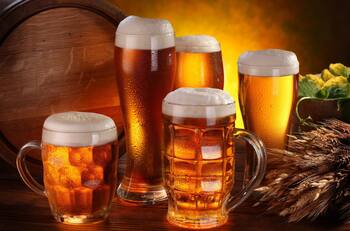 Chile entre los primeros: Estos son los 10 países de Latinoamérica donde es más caro tomar cerveza en promedio