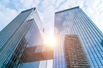 Tres empresas chilenas destacan en prestigioso ranking: Entre ellas hay una Caja de Compensación