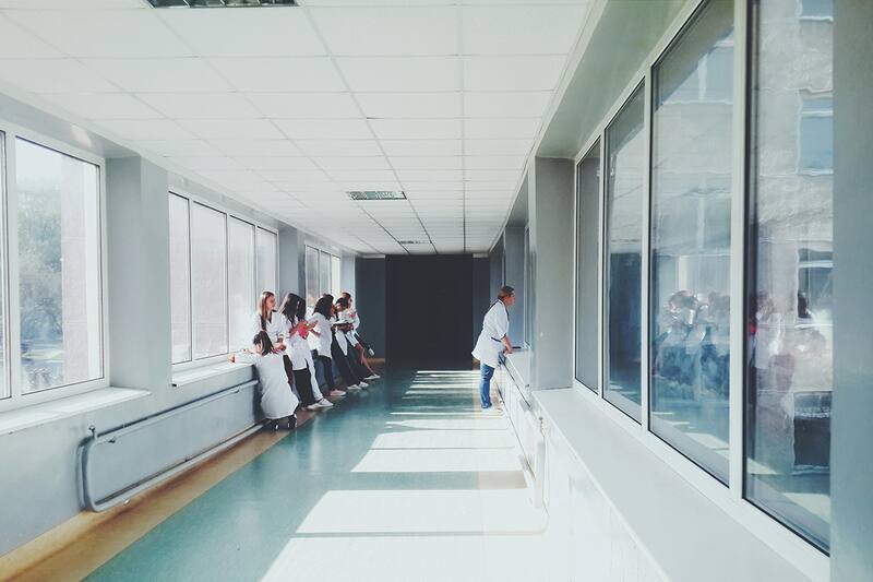 El estudio analiza a más de 2.400 centros de salud en 30 países.