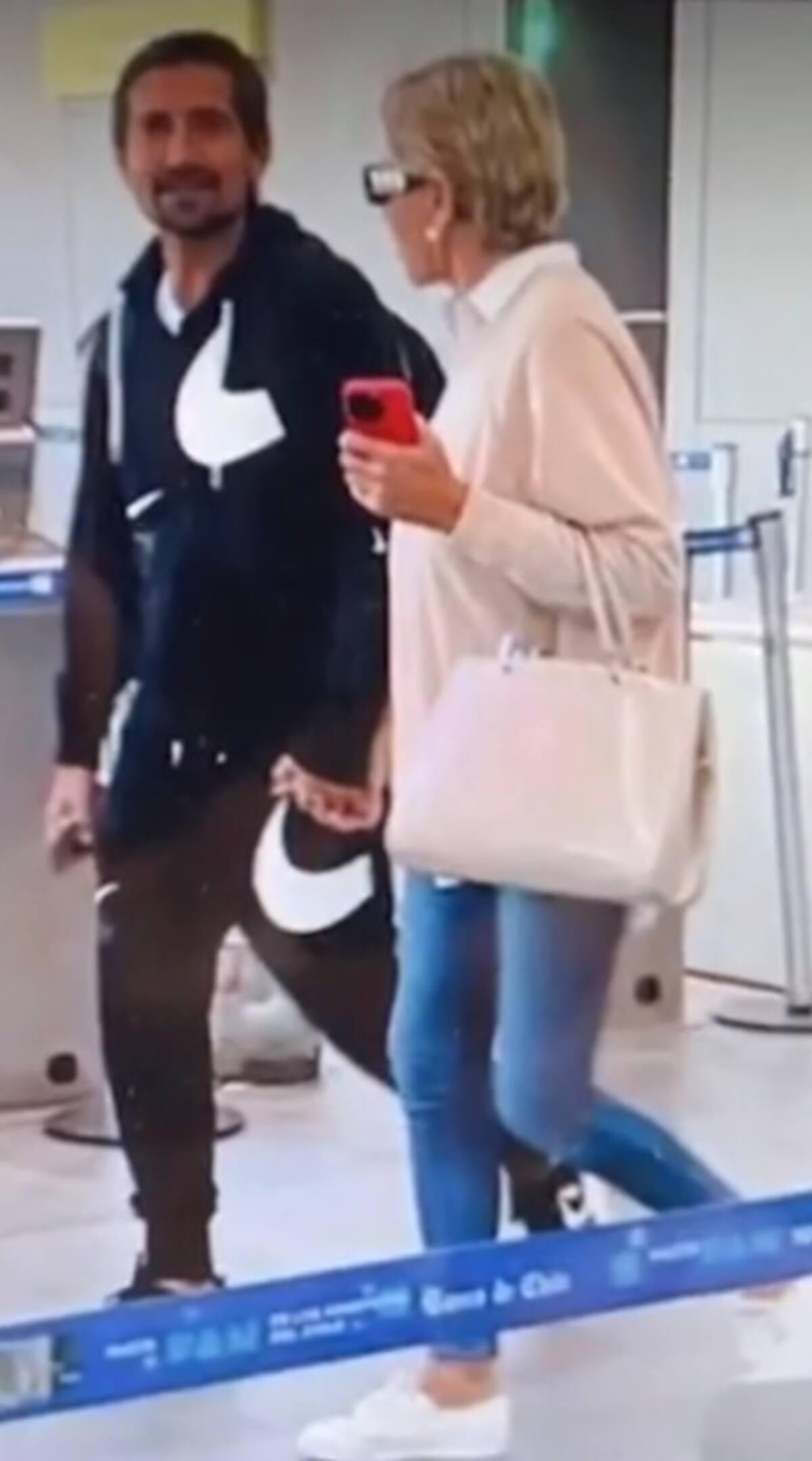 Fueron capturados juntos en el aeropuerto / Instagram