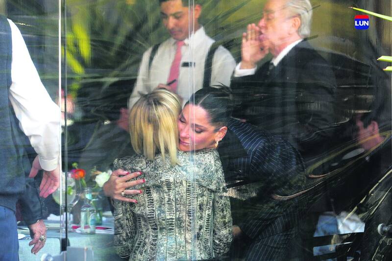 Raquel Argandoña y Kel Calderón en un abrazo que marca un hito en su historia familiar