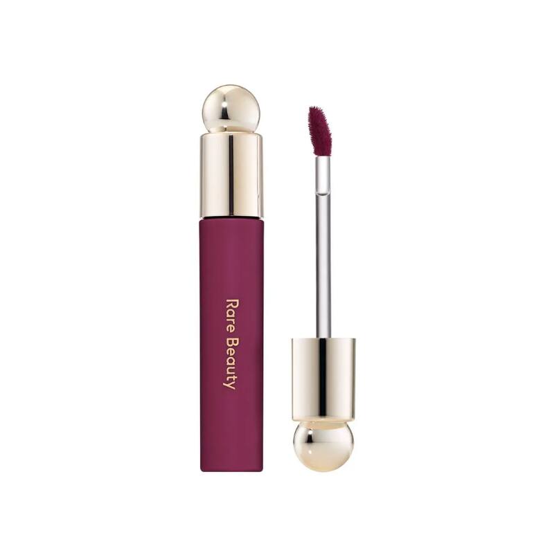 La línea de maquillaje de Selena Gómez ya está disponible para comprar en Chile.