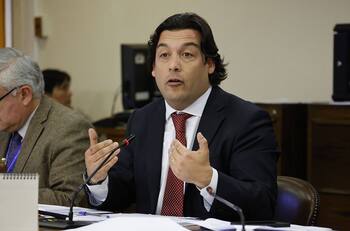 Quién es María Elena Leiva Carvajal, hermana de diputado de PS designada titular en Primera Notaría de Lo Espejo