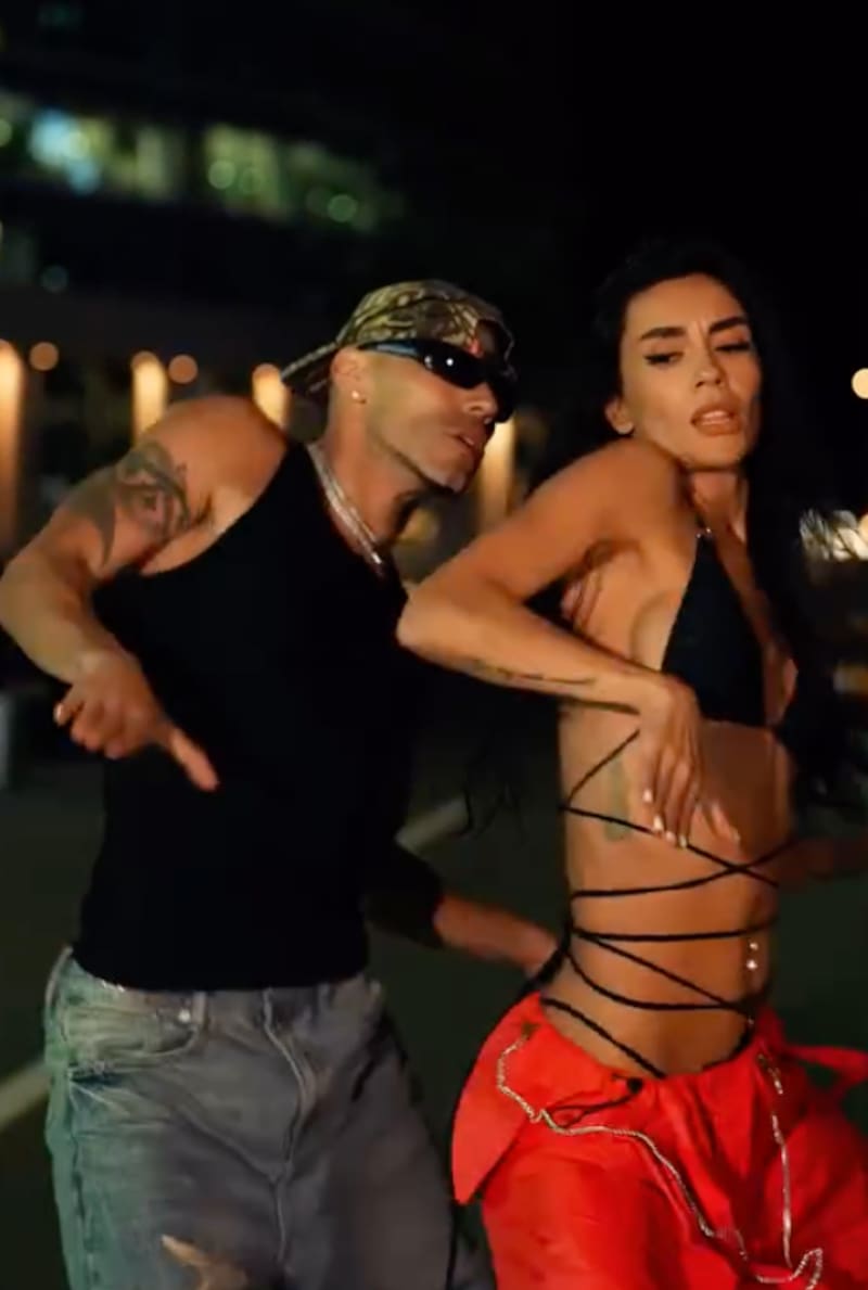 Raúl Peralta y Alesenka Lesenka bailando juntos en su Instagram.