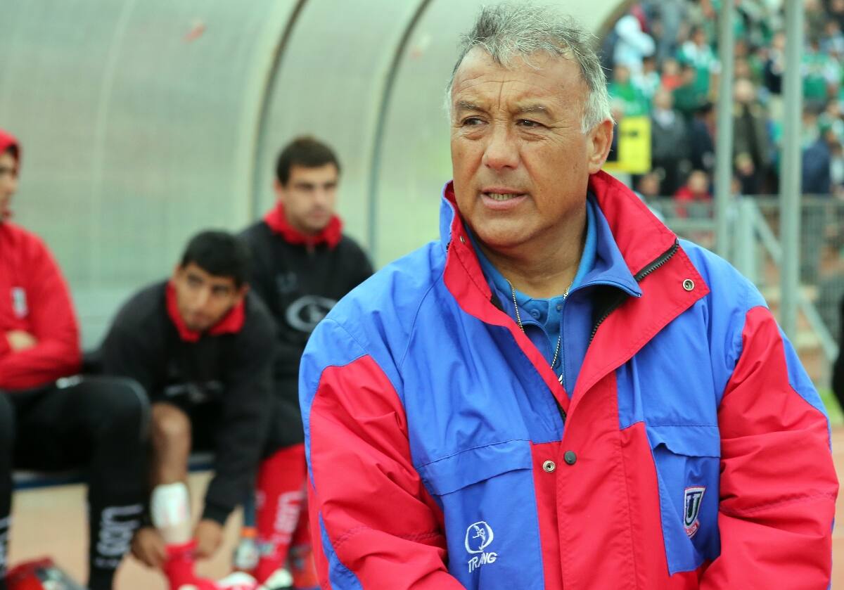 Cumplió su promesa: jugó 20 años, dirigió 20 años y ahora se dedica a su familia. Foto: Agencia Aton.